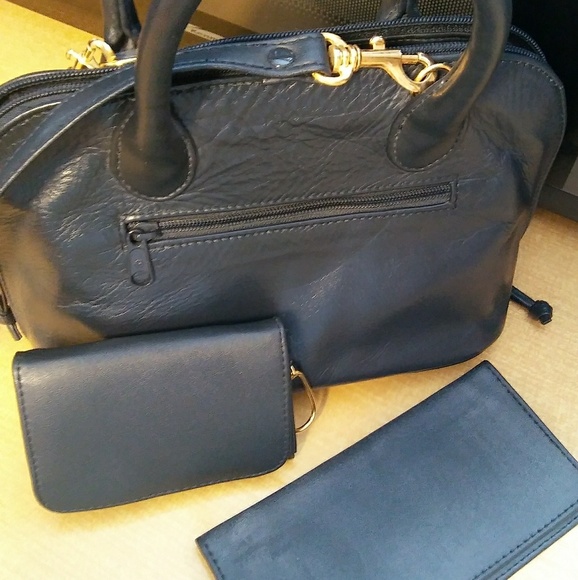 Giani Bernini Navy Blue crossbody convertible smal - Picture 3 of 6